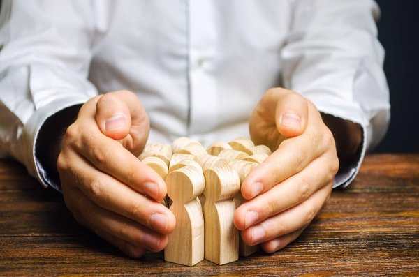 Quelles sont les meilleures pratiques pour enseigner le consentement et la sécurité personnelle aux enfants?